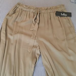 New olive tapered leg Lulu pants